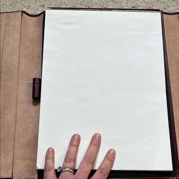 Vintage Leather and Suede Padfolio in Burgundy Excellent condition - Picture 10 of 13